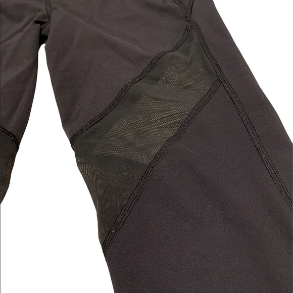 lululemon Luxtreme Mesh Crop 23” - Picture 3 of 8